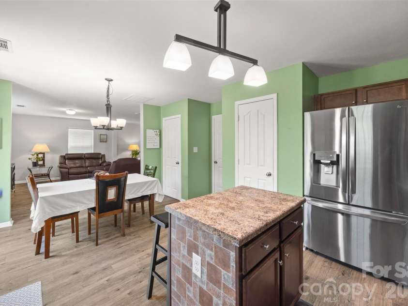 1772 Eastway Drive, Dallas, NC 28034.  MLS# CAR4404398, YatesRealty ID 38560. ISLAND WITH STORAGE