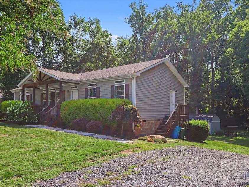 806 New Castle Court, Albemarle, NC 28001.  MLS# CAR4405714, YatesRealty ID 38565. 