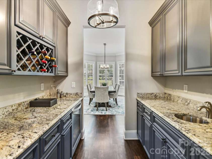 8119 Skyecroft Commons Drive, Waxhaw, NC 28173.  MLS# CAR4406109, YatesRealty ID 38567. 