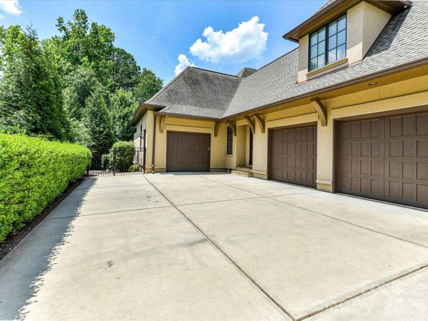 8119 Skyecroft Commons Drive, Waxhaw, NC 28173.  MLS# CAR4406109, YatesRealty ID 38567. 