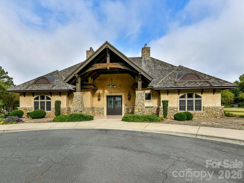 8119 Skyecroft Commons Drive, Waxhaw, NC 28173.  MLS# CAR4406109, YatesRealty ID 38567. 