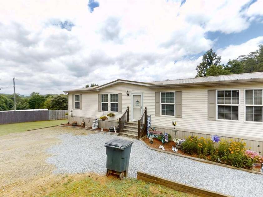75 Pine Mount Road, Weaverville, NC 28787.  MLS# CAR4406125, YatesRealty ID 38568. 