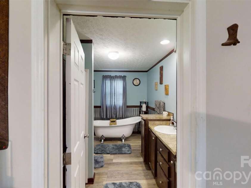 75 Pine Mount Road, Weaverville, NC 28787.  MLS# CAR4406125, YatesRealty ID 38568. 