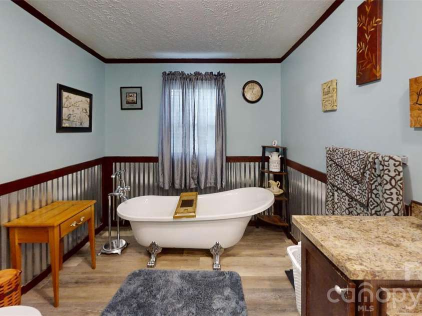 75 Pine Mount Road, Weaverville, NC 28787.  MLS# CAR4406125, YatesRealty ID 38568. 