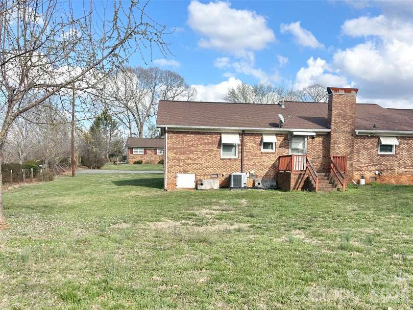 357 Pruitt Houser Street, Lincolnton, NC 28092.  MLS# CAR4356050, YatesRealty ID 3857. 
