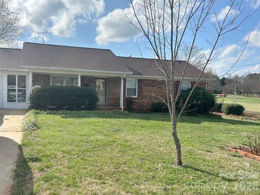 357 Pruitt Houser Street, Lincolnton, NC 28092.  MLS# CAR4356050, YatesRealty ID 3857. 