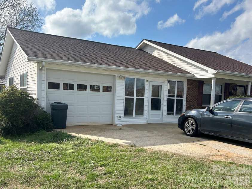 357 Pruitt Houser Street, Lincolnton, NC 28092.  MLS# CAR4356050, YatesRealty ID 3857. 