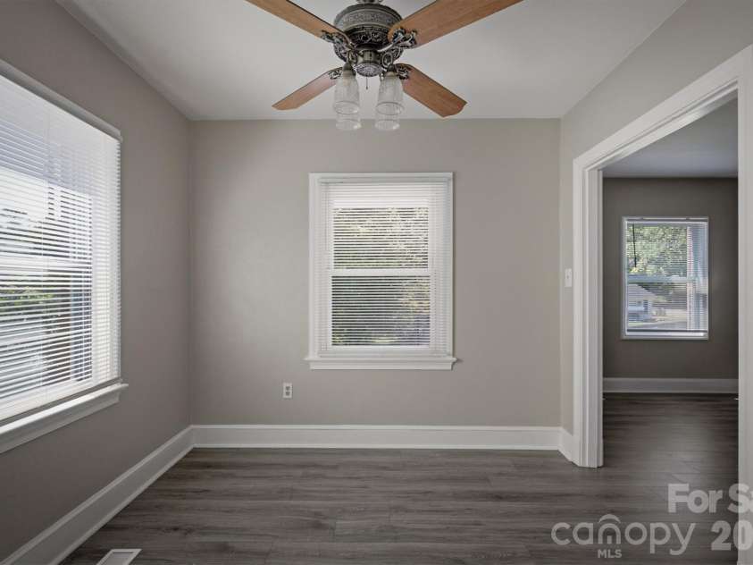 1060 14th Avenue, Hickory, NC 28601.  MLS# CAR4405421, YatesRealty ID 38570. 