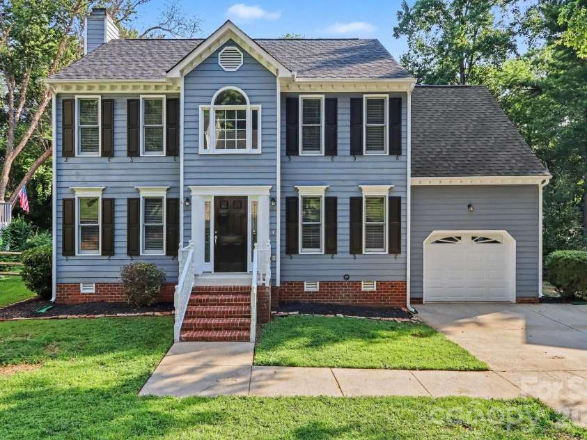 4719 Beech Crest Place, Charlotte, NC 28269.  MLS# CAR4397161, YatesRealty ID 38573. 