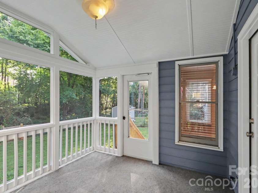 4719 Beech Crest Place, Charlotte, NC 28269.  MLS# CAR4397161, YatesRealty ID 38573. 