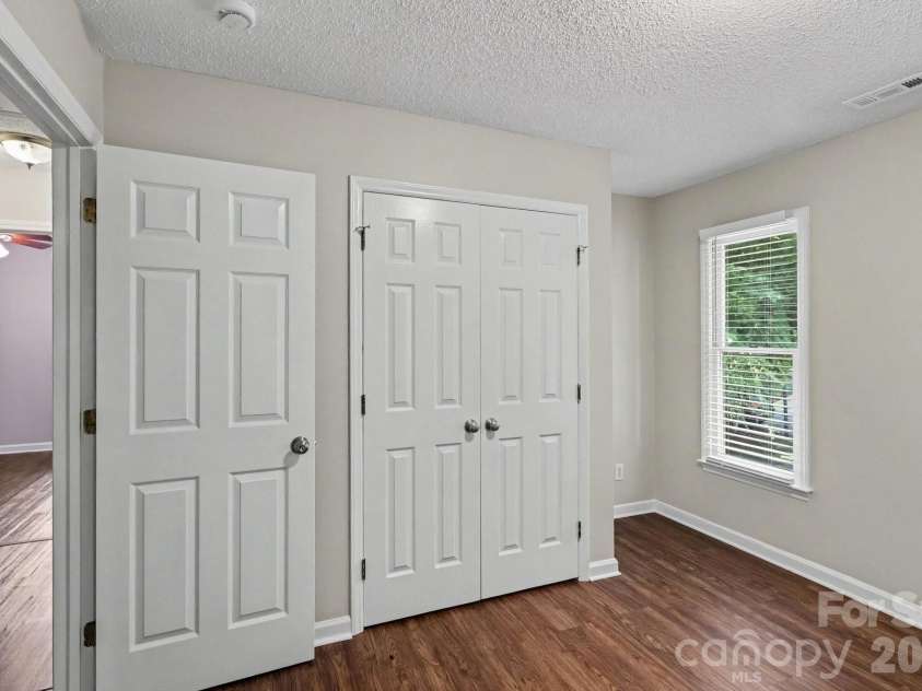 4719 Beech Crest Place, Charlotte, NC 28269.  MLS# CAR4397161, YatesRealty ID 38573. 