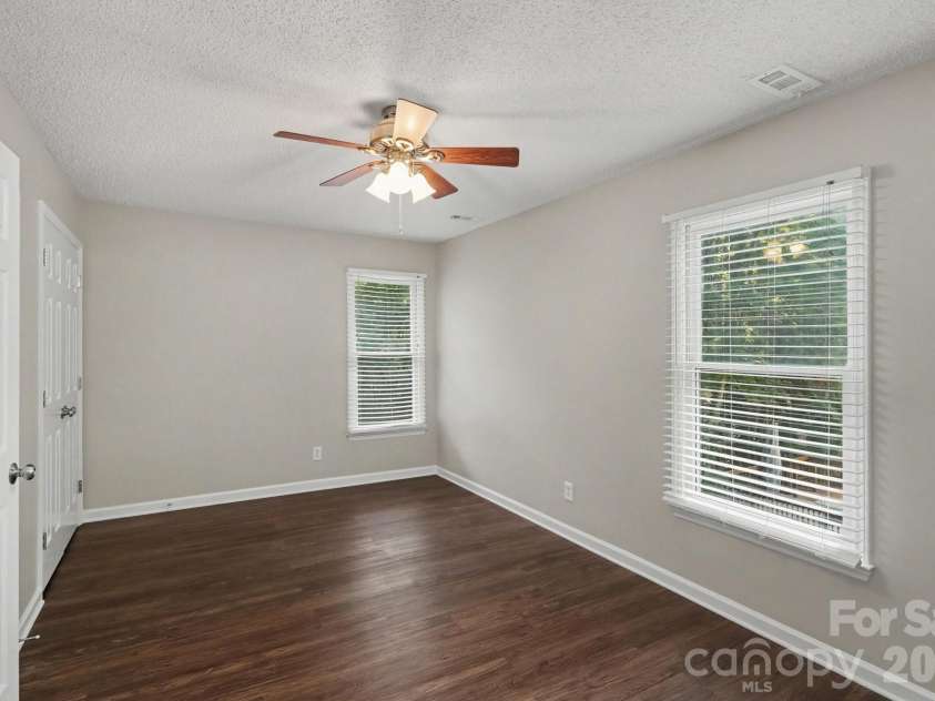 4719 Beech Crest Place, Charlotte, NC 28269.  MLS# CAR4397161, YatesRealty ID 38573. 