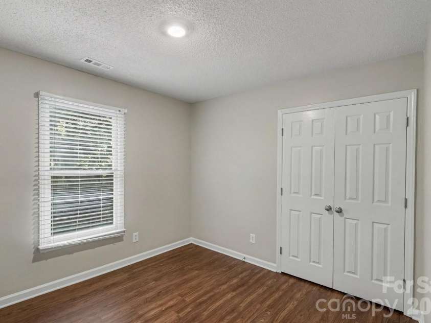 4719 Beech Crest Place, Charlotte, NC 28269.  MLS# CAR4397161, YatesRealty ID 38573. 