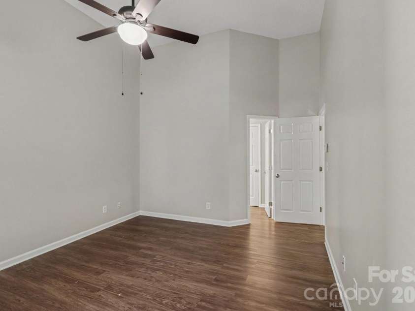 4719 Beech Crest Place, Charlotte, NC 28269.  MLS# CAR4397161, YatesRealty ID 38573. 