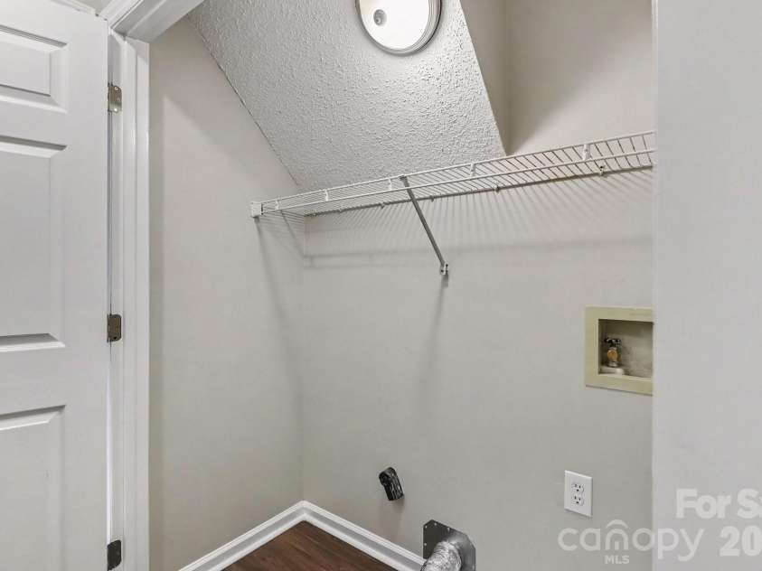 4719 Beech Crest Place, Charlotte, NC 28269.  MLS# CAR4397161, YatesRealty ID 38573. 
