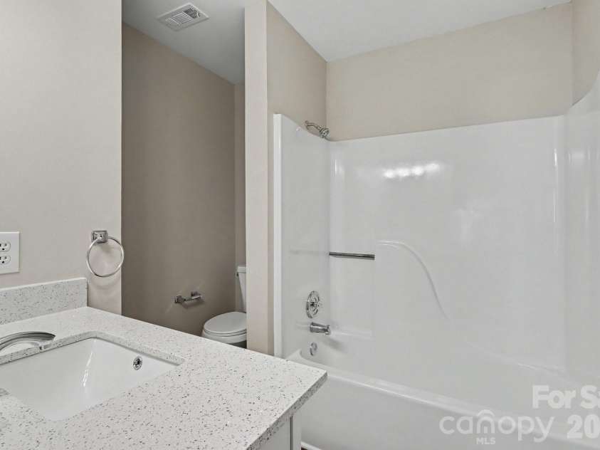 4719 Beech Crest Place, Charlotte, NC 28269.  MLS# CAR4397161, YatesRealty ID 38573. 