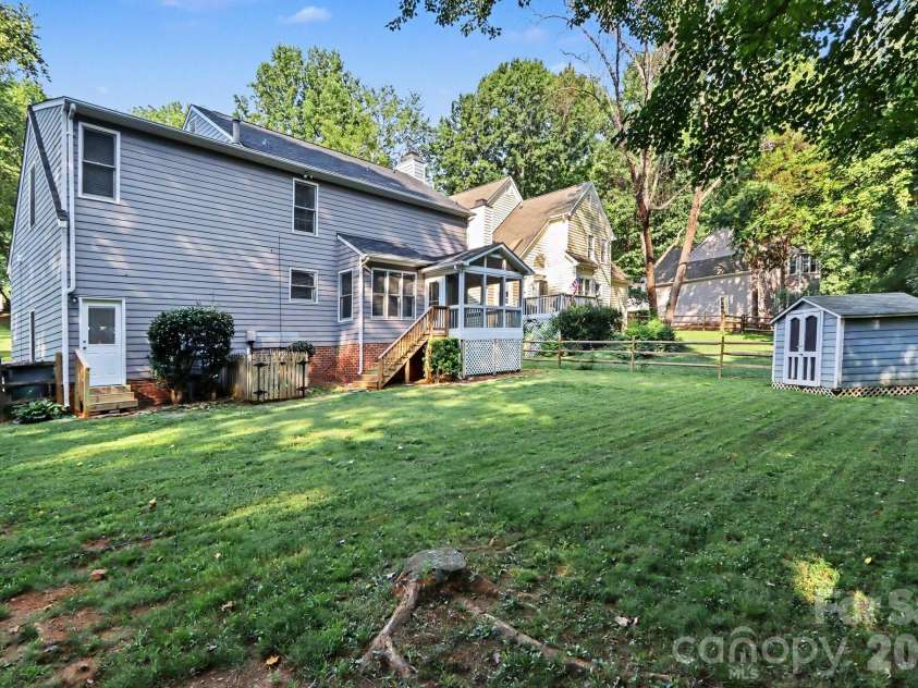 4719 Beech Crest Place, Charlotte, NC 28269.  MLS# CAR4397161, YatesRealty ID 38573. 