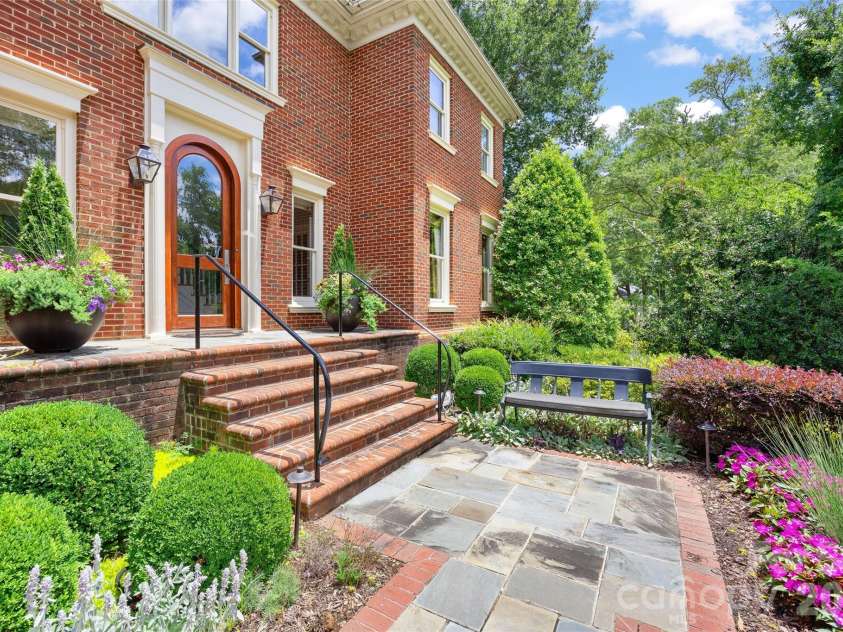 5411 Mirabell Road, Charlotte, NC 28226.  MLS# CAR4403718, YatesRealty ID 38575. 
