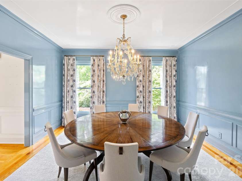 5411 Mirabell Road, Charlotte, NC 28226.  MLS# CAR4403718, YatesRealty ID 38575. 