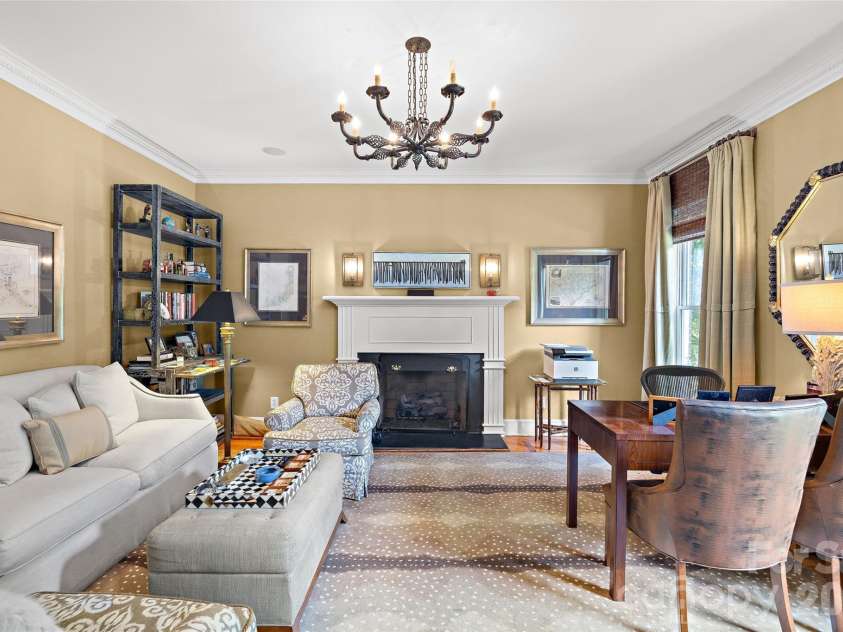 5411 Mirabell Road, Charlotte, NC 28226.  MLS# CAR4403718, YatesRealty ID 38575. 
