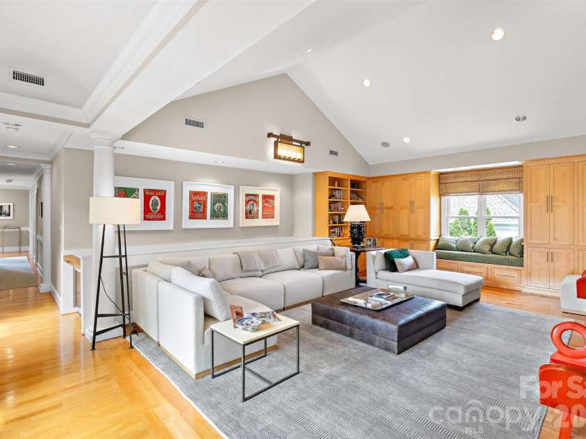 5411 Mirabell Road, Charlotte, NC 28226.  MLS# CAR4403718, YatesRealty ID 38575. 