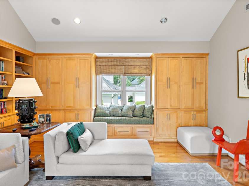 5411 Mirabell Road, Charlotte, NC 28226.  MLS# CAR4403718, YatesRealty ID 38575. 