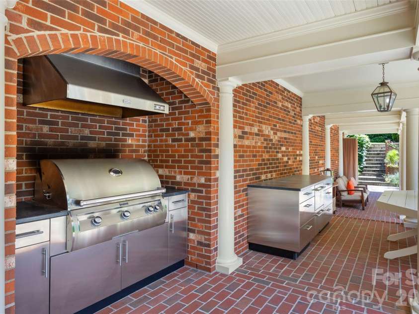 5411 Mirabell Road, Charlotte, NC 28226.  MLS# CAR4403718, YatesRealty ID 38575. 