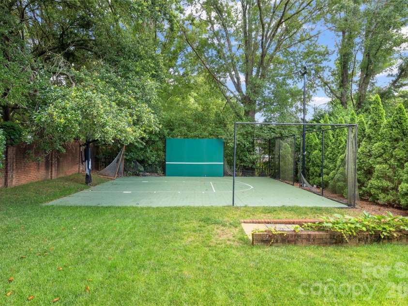 5411 Mirabell Road, Charlotte, NC 28226.  MLS# CAR4403718, YatesRealty ID 38575. 