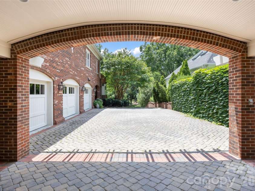 5411 Mirabell Road, Charlotte, NC 28226.  MLS# CAR4403718, YatesRealty ID 38575. 