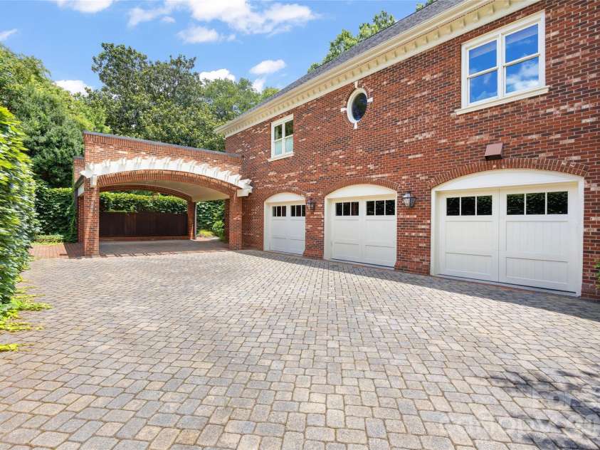 5411 Mirabell Road, Charlotte, NC 28226.  MLS# CAR4403718, YatesRealty ID 38575. 