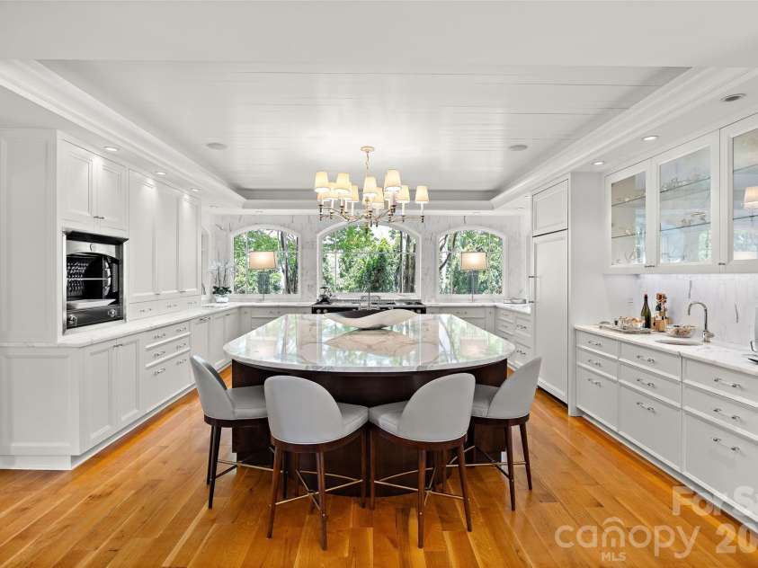 5411 Mirabell Road, Charlotte, NC 28226.  MLS# CAR4427068, YatesRealty ID 38575. 