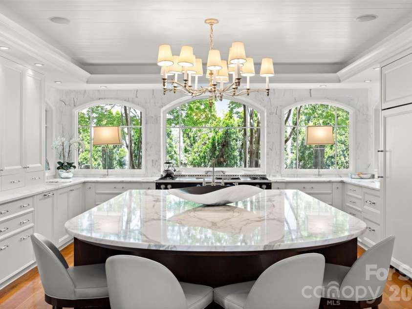 5411 Mirabell Road, Charlotte, NC 28226.  MLS# CAR4427068, YatesRealty ID 38575. 