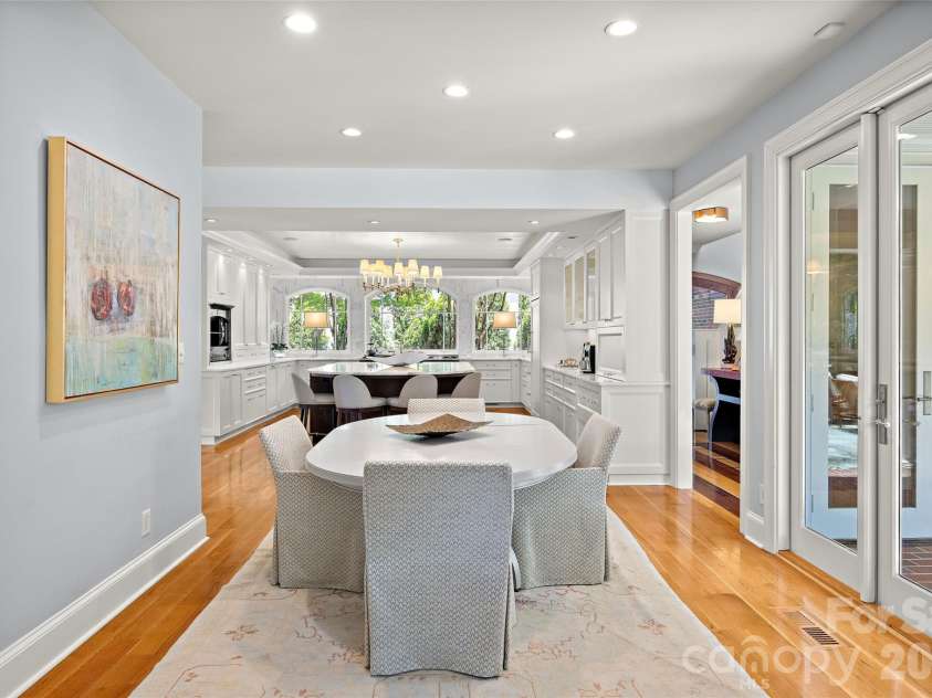 5411 Mirabell Road, Charlotte, NC 28226.  MLS# CAR4427068, YatesRealty ID 38575. 