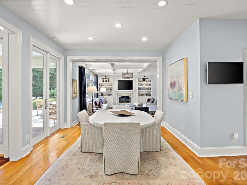 5411 Mirabell Road, Charlotte, NC 28226.  MLS# CAR4427068, YatesRealty ID 38575. 