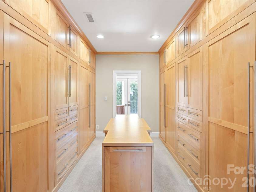 5411 Mirabell Road, Charlotte, NC 28226.  MLS# CAR4427068, YatesRealty ID 38575. 