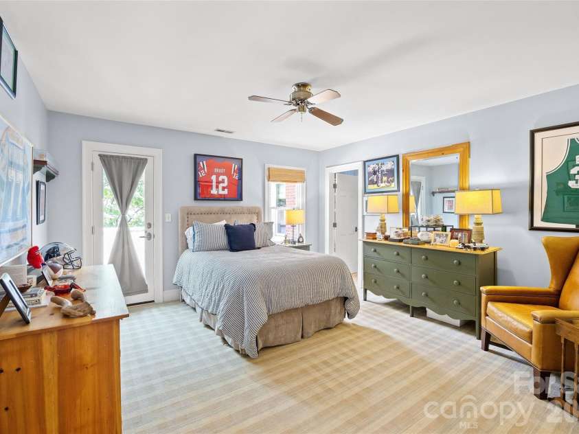 5411 Mirabell Road, Charlotte, NC 28226.  MLS# CAR4427068, YatesRealty ID 38575. 