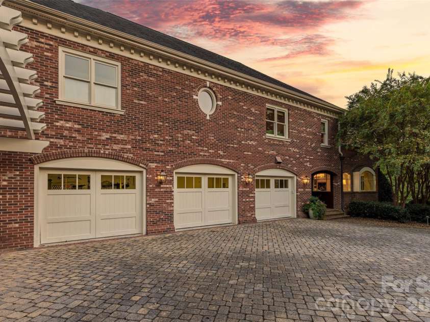 5411 Mirabell Road, Charlotte, NC 28226.  MLS# CAR4427068, YatesRealty ID 38575. 