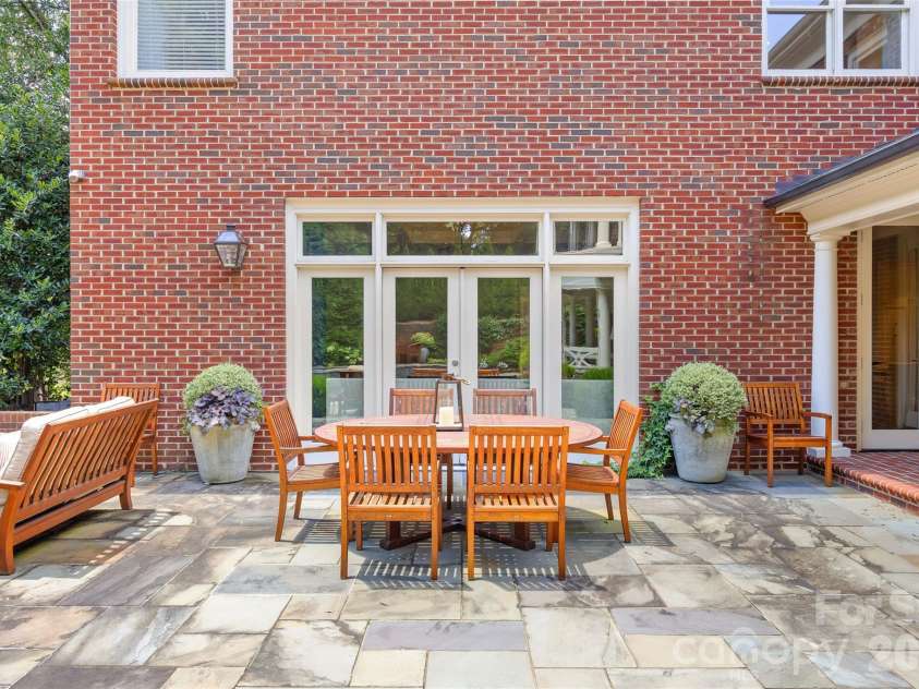 5411 Mirabell Road, Charlotte, NC 28226.  MLS# CAR4427068, YatesRealty ID 38575. 