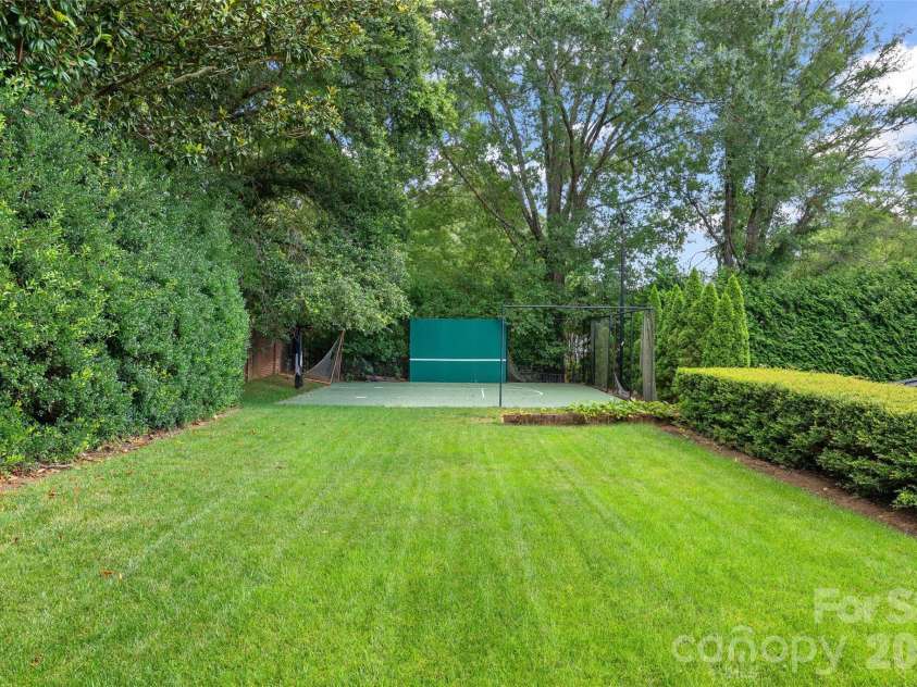 5411 Mirabell Road, Charlotte, NC 28226.  MLS# CAR4427068, YatesRealty ID 38575. 