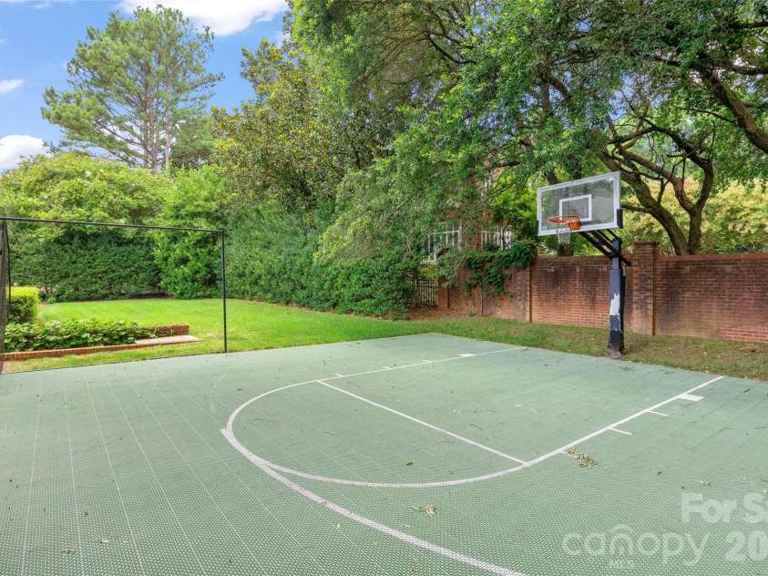 5411 Mirabell Road, Charlotte, NC 28226.  MLS# CAR4427068, YatesRealty ID 38575. 