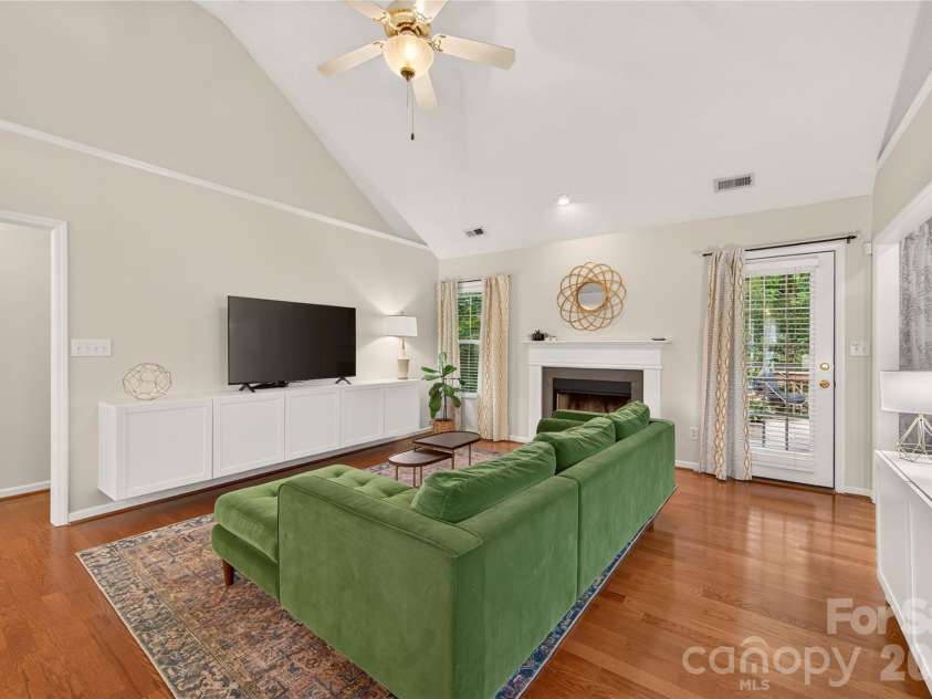8121 Poplar Grove Circle, Waxhaw, NC 28173.  MLS# CAR4394015, YatesRealty ID 38578. 