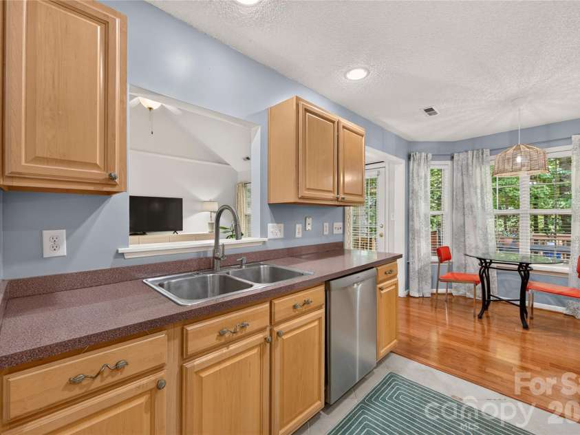 8121 Poplar Grove Circle, Waxhaw, NC 28173.  MLS# CAR4394015, YatesRealty ID 38578. 