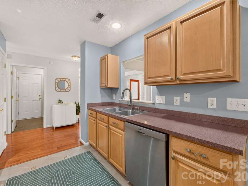 8121 Poplar Grove Circle, Waxhaw, NC 28173.  MLS# CAR4394015, YatesRealty ID 38578. 