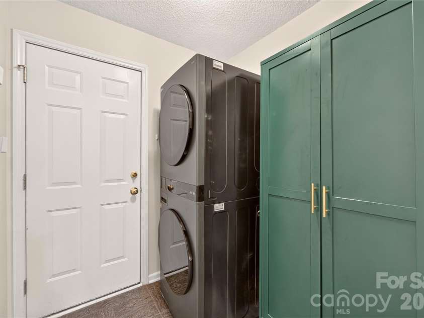 8121 Poplar Grove Circle, Waxhaw, NC 28173.  MLS# CAR4394015, YatesRealty ID 38578. 