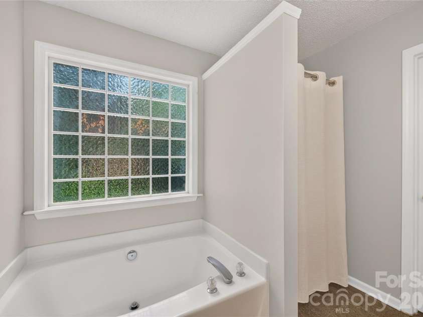 8121 Poplar Grove Circle, Waxhaw, NC 28173.  MLS# CAR4394015, YatesRealty ID 38578. 