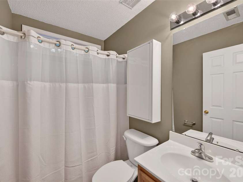 8121 Poplar Grove Circle, Waxhaw, NC 28173.  MLS# CAR4394015, YatesRealty ID 38578. 