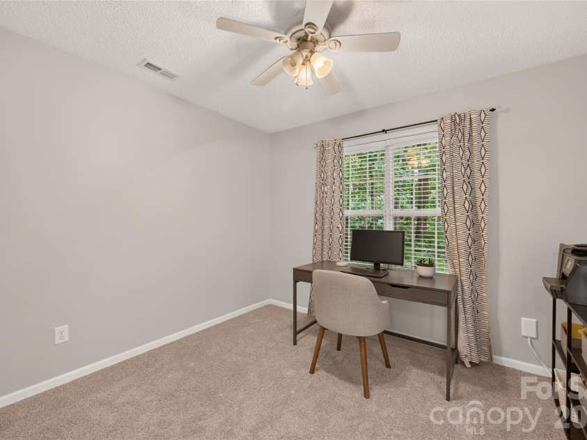 8121 Poplar Grove Circle, Waxhaw, NC 28173.  MLS# CAR4394015, YatesRealty ID 38578. 