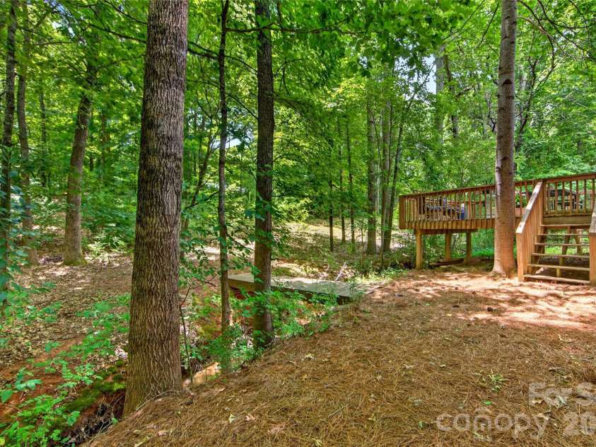 8121 Poplar Grove Circle, Waxhaw, NC 28173.  MLS# CAR4394015, YatesRealty ID 38578. 