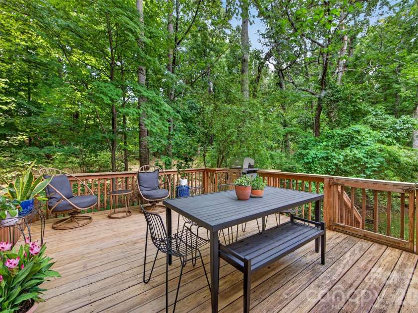 8121 Poplar Grove Circle, Waxhaw, NC 28173.  MLS# CAR4394015, YatesRealty ID 38578. 