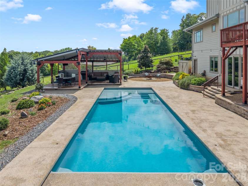 197 Arlys Lane, Tryon, NC 28782.  MLS# CAR4404993, YatesRealty ID 38579. 